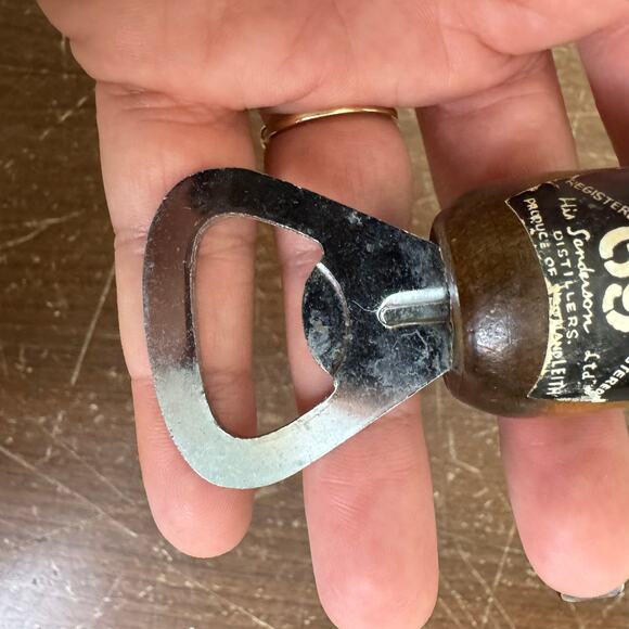 Vintage Vat 69 Scotch Whisky Wood Bottle Opener 3.75 in. Pre-owned - Picture 7 of 7